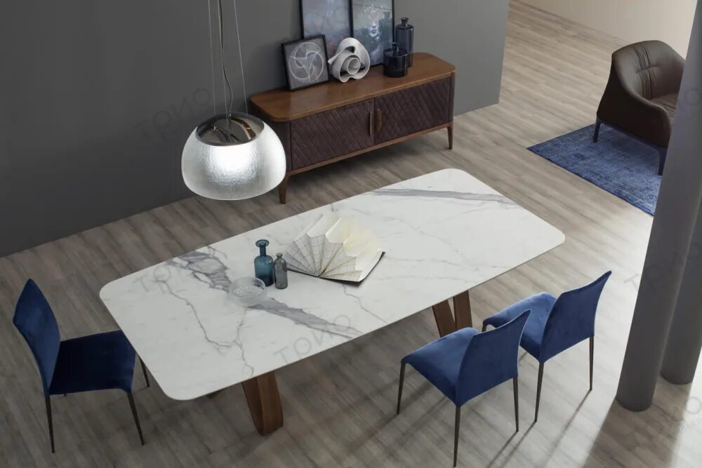 Стол butterfly. Стол butterfly. Стол tonin casa. Столы бабочкой 4шт. Дизайнерский маленький обеденный стол.