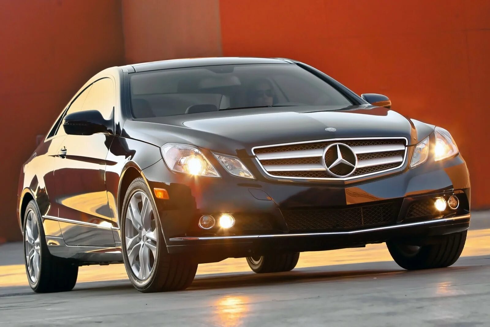 В каком году вышел мерседес. Мерседес-бенц e350. mercedes benz e350. mercedes benz e350 2010. mercedes e class e350.