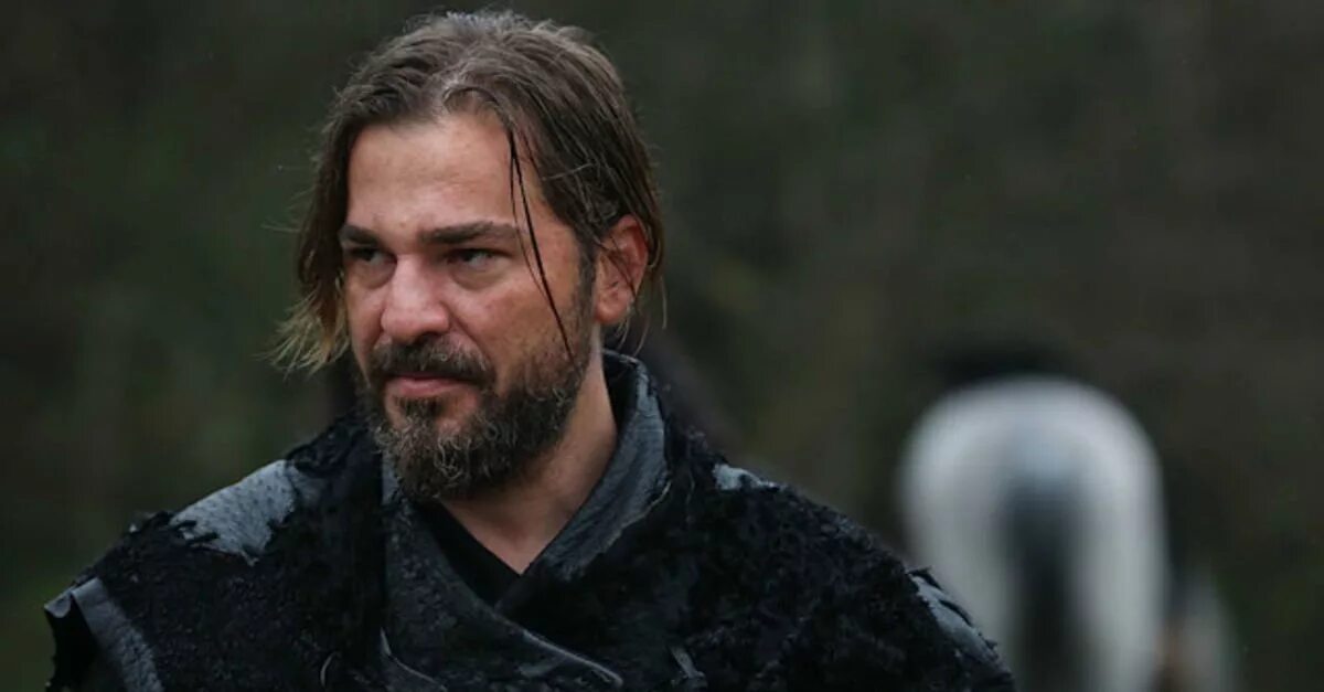 Воскресший эртугрул дюндар. Эртугрул 55. Эртугрул 55. Гюмюштекин эртугрул. Батухан караджакая возрождение эртугрула.