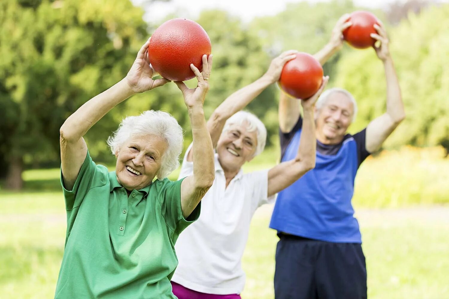 Долголетие без. Здоровый образ жизни пожилых. Физическая активность пожилых. Пожилые люди спорт. Пожилые активный образ жизни.