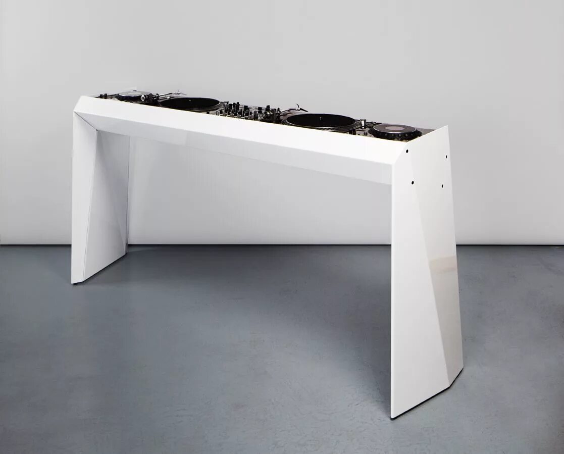 Table studio