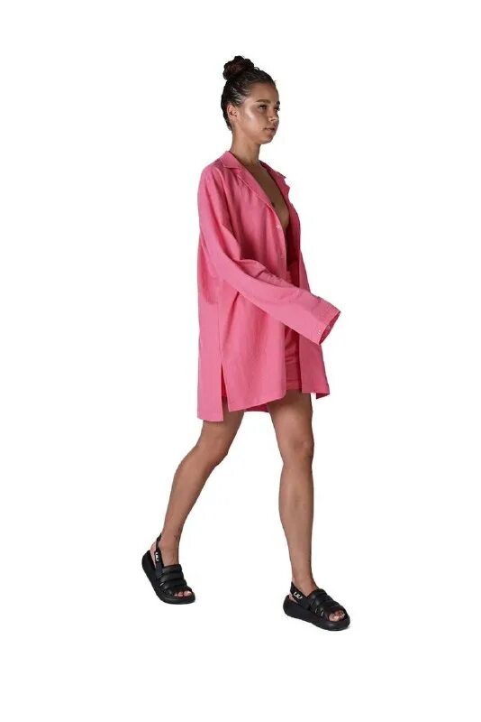 Одежда all. Uzhe vyhozhu одежда. Uzhe vyhozhu одежда. Uzhe vyhozhu одежда. Отдел шапок на рынке.