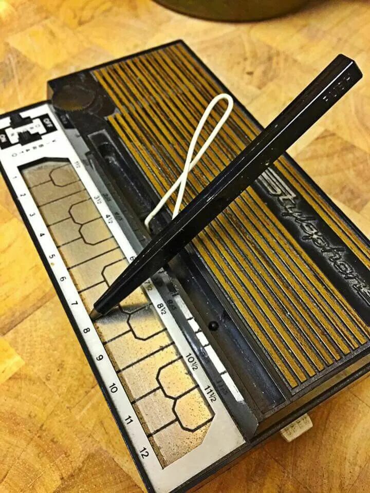 Стилофон. Stylophone 1969. Stylophone музыкальный инструмент. Stylophone своими руками. Стилофон это