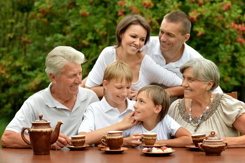 Картинки для детей семья пьет. Family drink. Family drink. Family drink. Family drink.