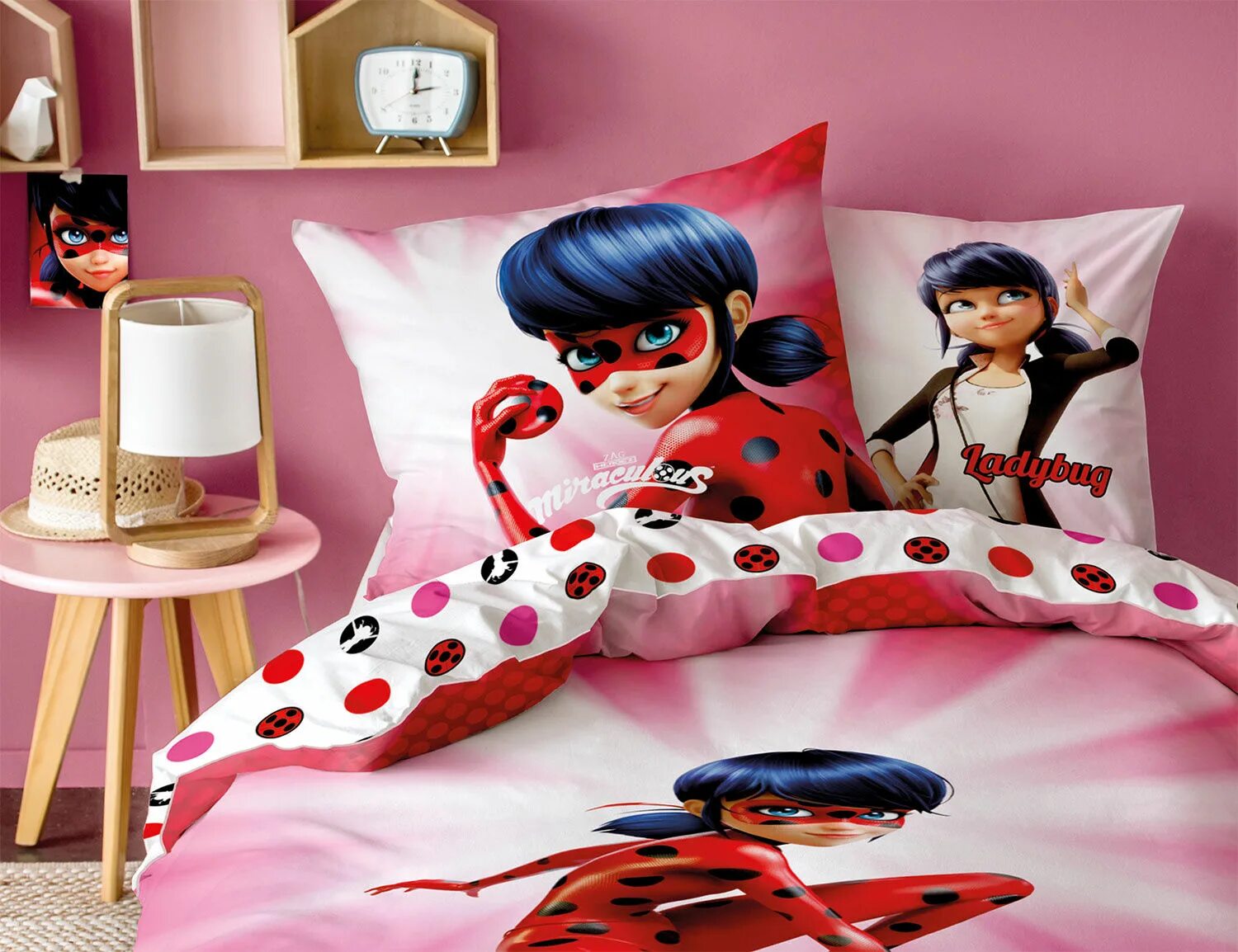 Постельное белье маринетт. Кровати леди баг и супер кот. Кпб леди баг и супер кот. Кроватка леди баг. 5.