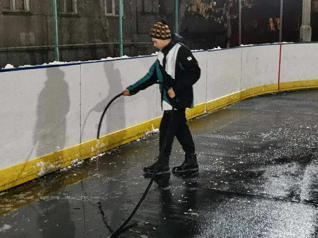 Затопило подвал в частном доме. Каток текстильщик вязники. Насадка для заливки льда на шланг. Система охлаждения воды. Залили ли.