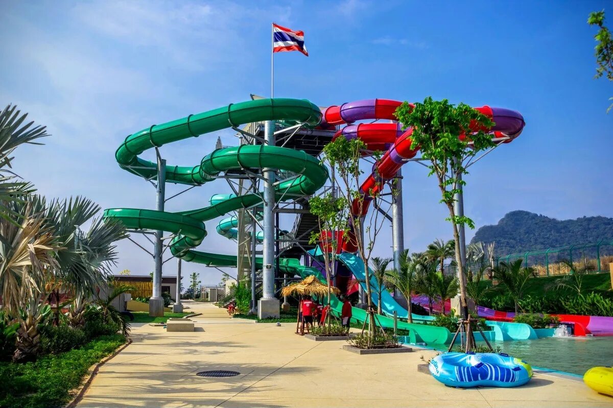 Аквапарк пикчерз паттайя. Парк Рамаяна в Паттайе. Ramayana Water Park в Паттайе. Таиланд аквапарк Рамаяна. Рамаяна парк Паттайя горки.