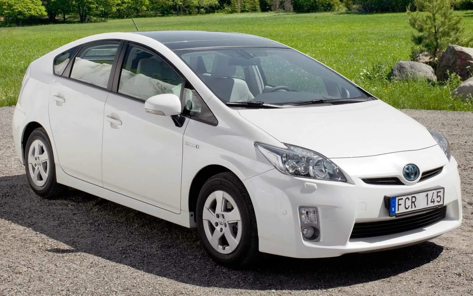 Тойота приус поколения. Toyota Prius 3. Toyota Prius zvw30. Тойота Приус гибрид 3 поколение. Toyota Prius 2015 3.