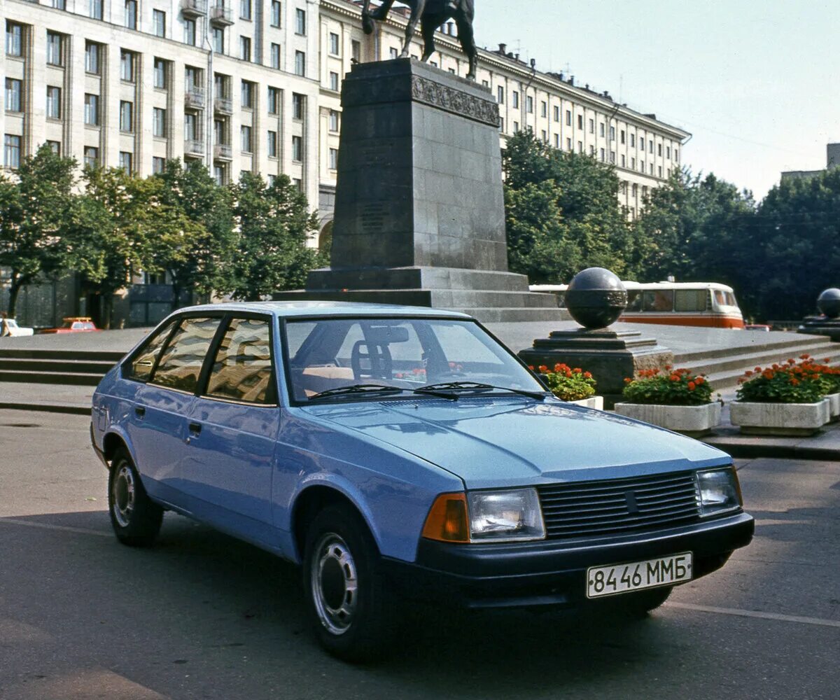 Москвич 2141 в московской области. Москвич 2141. ИЖ 2141. Москвич 2141 предсерийный. Москвич АЗЛК 2141.