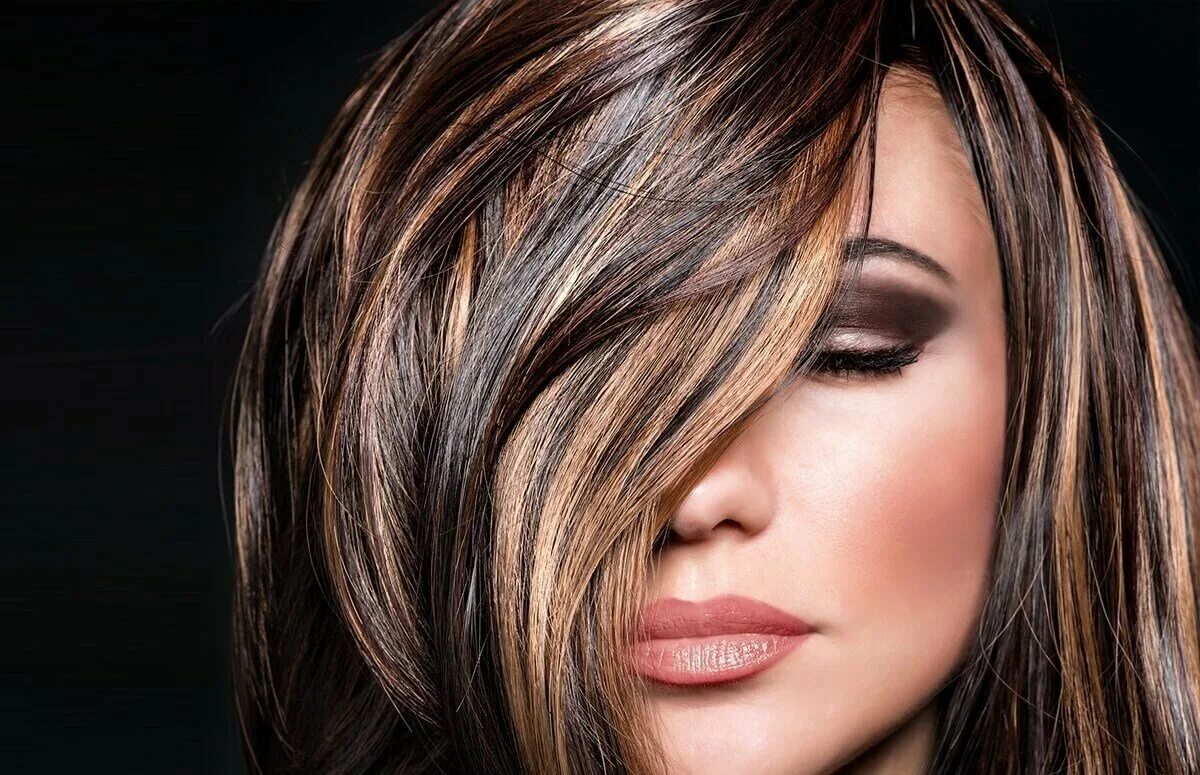Мелирование бэбилайтс. Мелирование с темными прядями. Мажиконтраст мелирование на темные волосы. Мелкое мелирование шоколад. Шамбре колорирование.