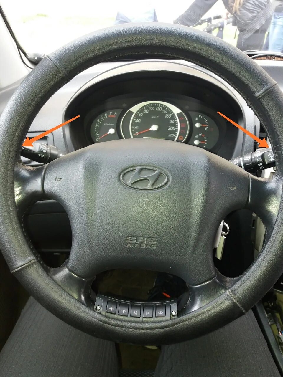 Как снять руль туксон Перетянул руль Hyundai Tucson (JM), 2 л, 2006 года аксессуары DRIVE2