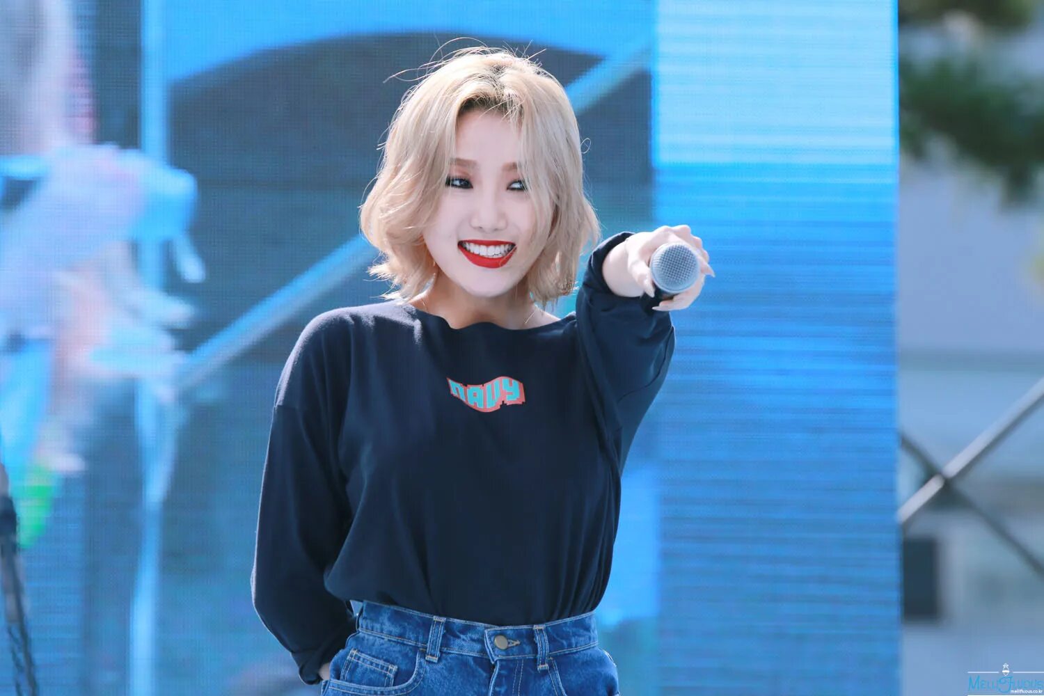 Хваса. Хваса mamamoo. mamamoo hwasa. хваса корейская певица. хваса айдол.