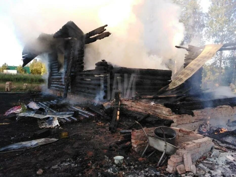 Пожар в поселке Ямм. Пожар в заре Пенза. Пожар в Гдовском районе сегодня. 27 Ноября пожар в деревне Партизанская Гдовского района. Заря сгорела