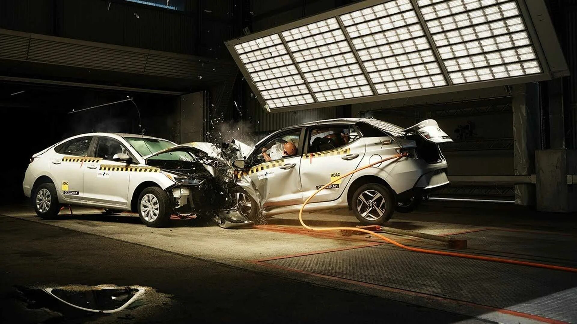 Hyundai solaris 2011 crash test. Краш тест солярис 2021. Краш тест хендай акцент. Краш тест хендай туссан. Hyundai accent crash.