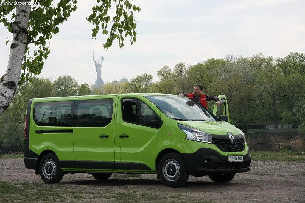 Renault Traffic 3. Renault Trafic 3 поколение. Рено трафик 2021. Renault Trafic 1 поколения.