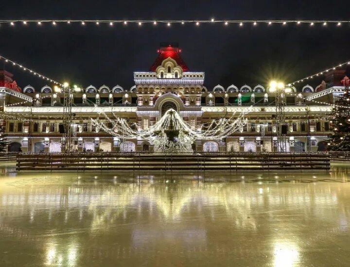 На Нижегородской ярмарке заработал каток 25 декабря 2021 года Нижегородская прав