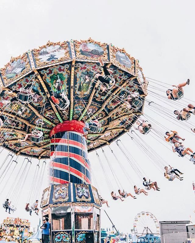 День защиты детей карусель. Карусель крутится. Карусель крутится. Карусель. Кручу карусели.