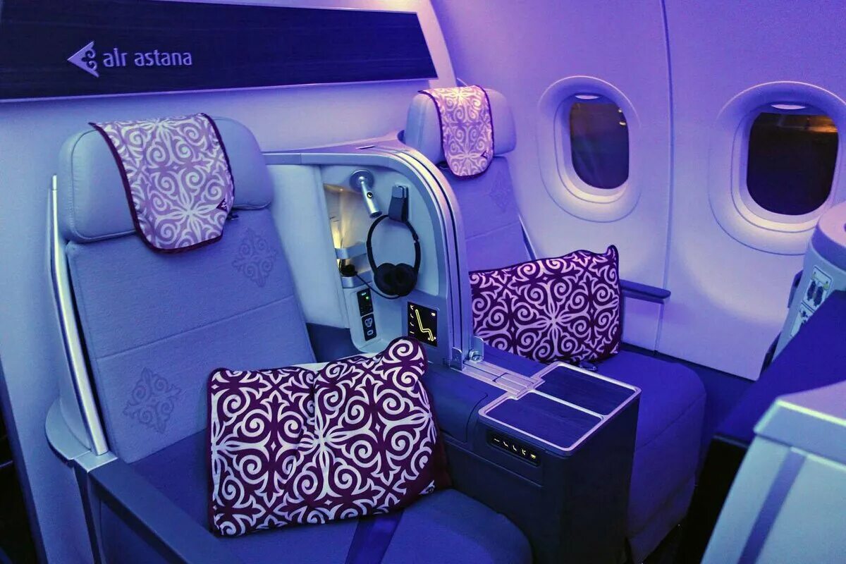 Аир класс. Air Astana Business class. Air Astana трон. Air Astana бизнес класс. Бизнес класс на рейсах Air Astana.