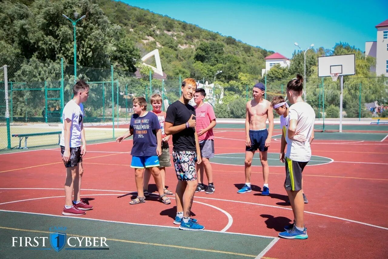 First camp. Киберспортивный лагерь в Анапе. Первый киберспортивный лагерь в Анапе. Детский киберспортивный лагерь в Анапе. Фирст Кибер лагерь.