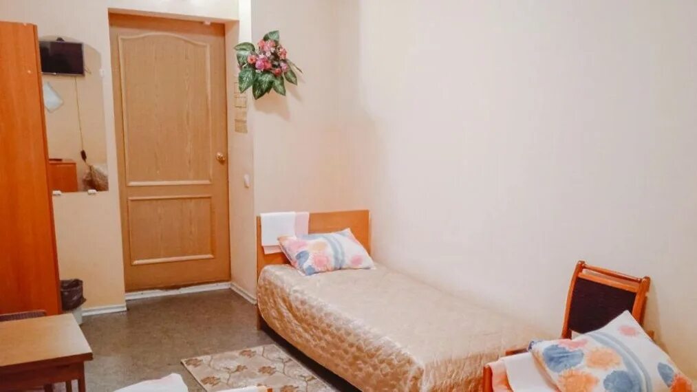 Киров вокзал комната отдыха. Smart hotel kdo уфа. Smart hotel киров. Love hotel киров. Отель родня.