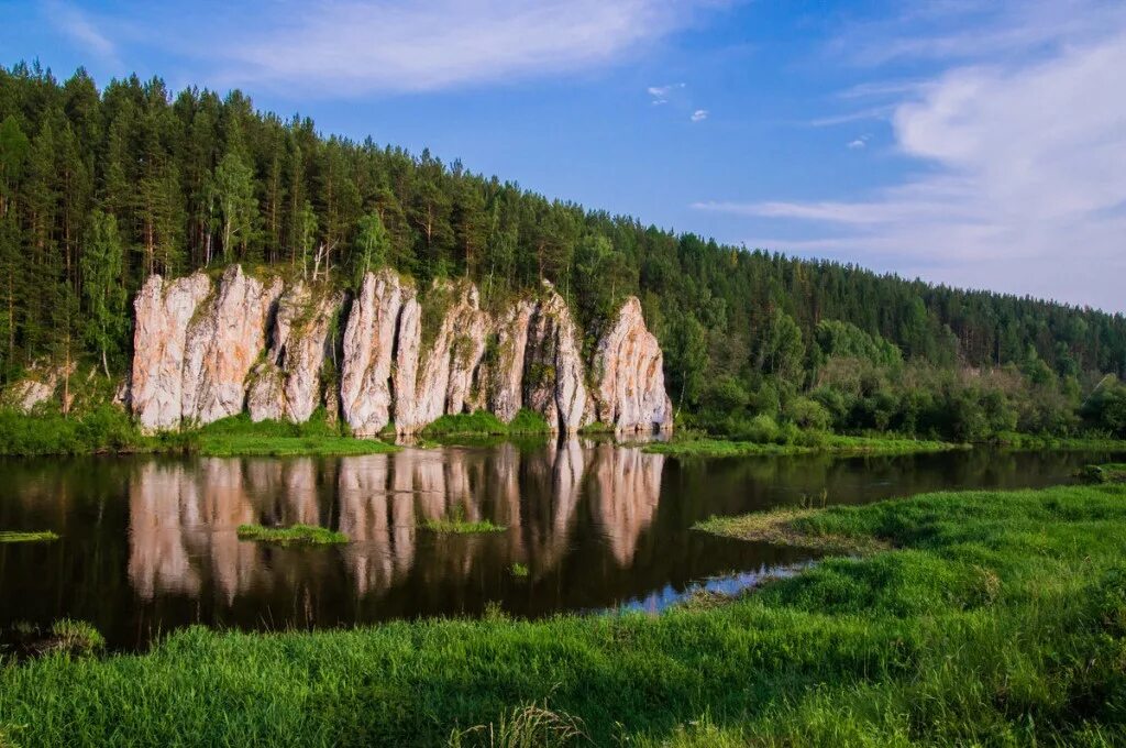 2 свердловская область. Река Чусовая Первоуральск. Шайтан камень река Чусовая. Нижнее село река Чусовая. Урал, Чусовая, река, скала.