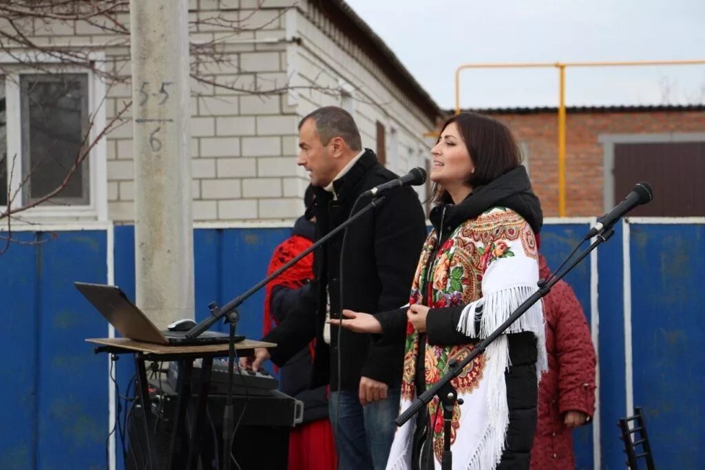 Погода в тбилисской сегодня. Ловлинская Краснодарский край. Станица Ловлинская Тбилисского района Краснодарского. Ловлинская библиотека Тбилисский район. Школа станицы Ловлинской Тбилисского района.