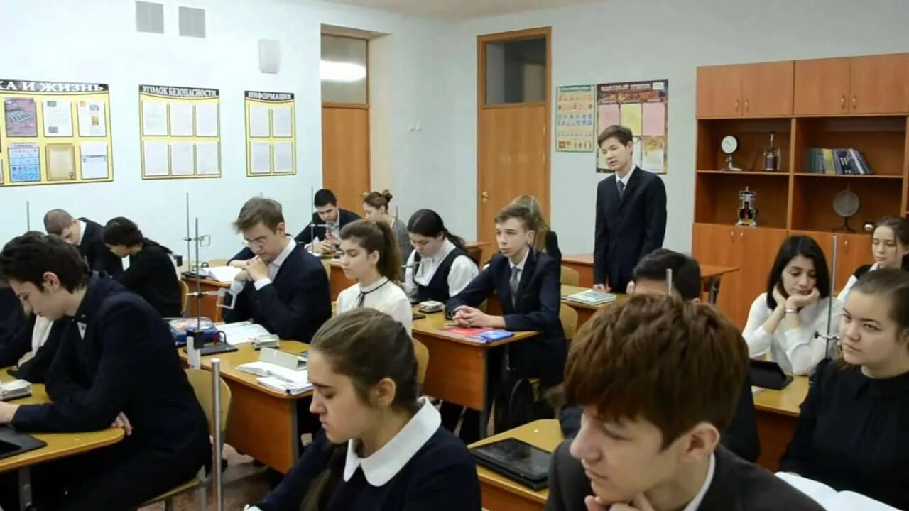 Школа 159 уфа учителя. Шк 159. Школа 159. Директор школы 159 уфа. Директор лицея 83 казань.