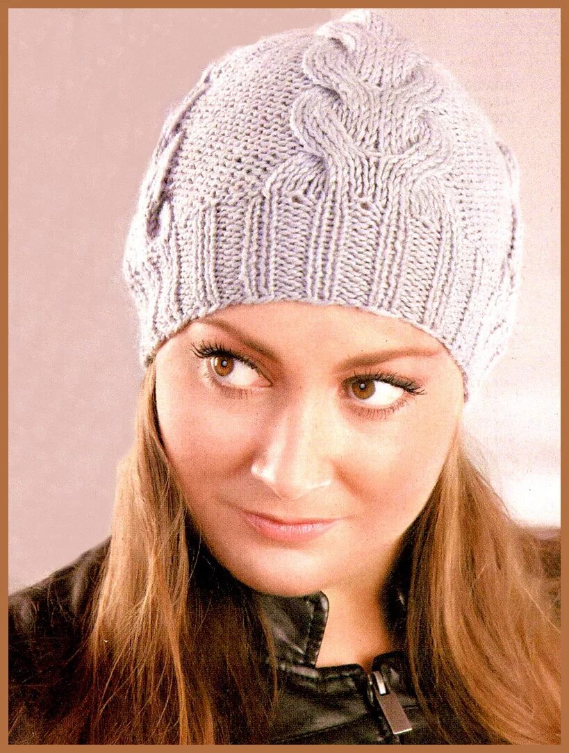 шапки женские 2023. шапки женские 2023. шапка женская зимняя вязаная 2023. модные вязаные шапки. шапка спицами для женщин модно 2024.