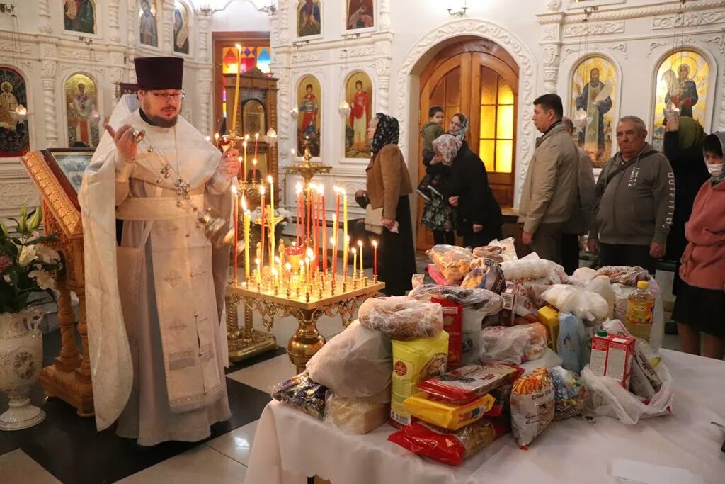 Поминальный стол на родительскую субботу