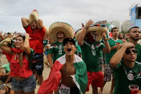 mexican soccer fans - Google Search Кубок Мира, Шляпы, Мода, Путешествия.