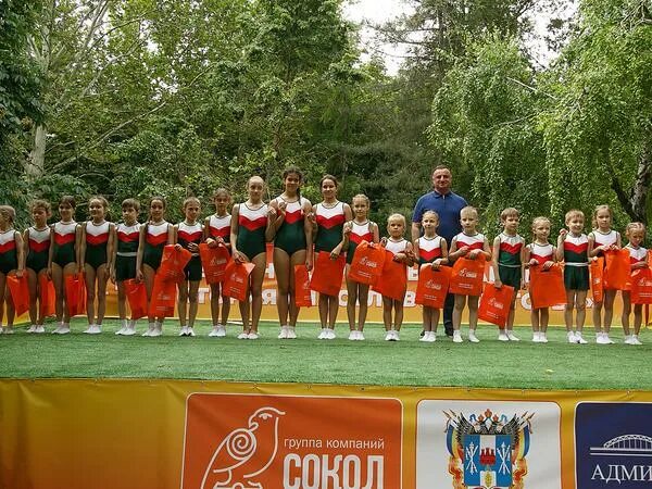 День защиты детей в ростове на дону. Избербаш день защиты детей. Дошкольники рисуют на улице. День защиты детей праздник во дворе. День защиты детей мероприятия фото.