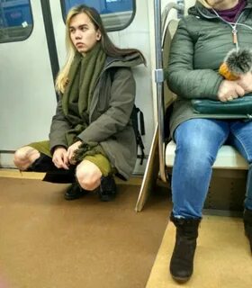 Майя спокойно ехала в метро