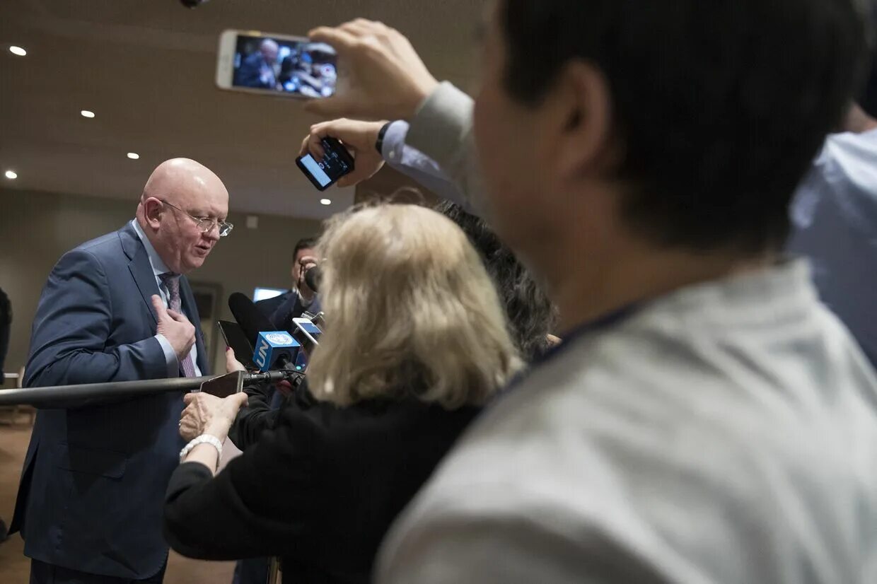 Совет ООН Небензя. Un meeting. Russian Business. Russian Ambassador Storms out of un meeting after eu Chief blames Ukraine Invasion for Global food-Supply problems. Главные иносми