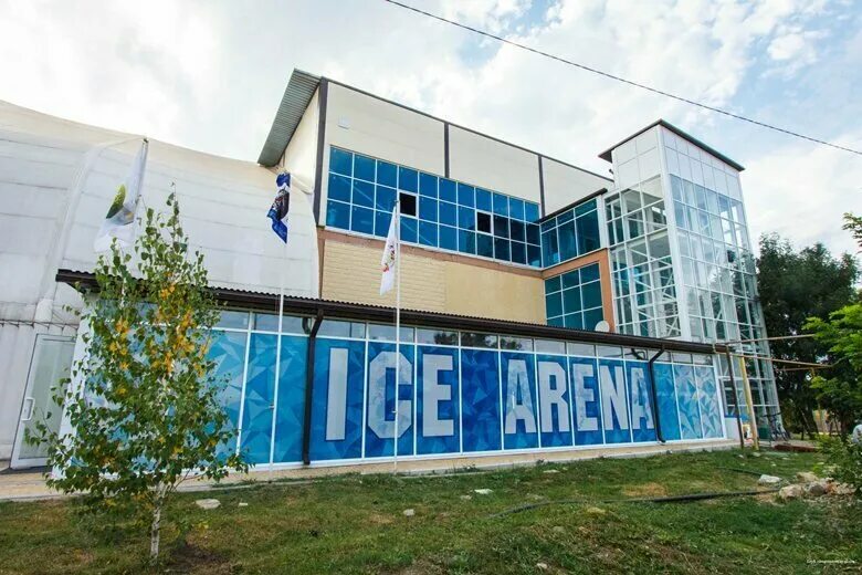 Северская клуб загородного. КЗО Северская бассейн. Станица Северская КЗО. Аквапарк Северская Краснодарский край. КЗО аквапарк Северская.