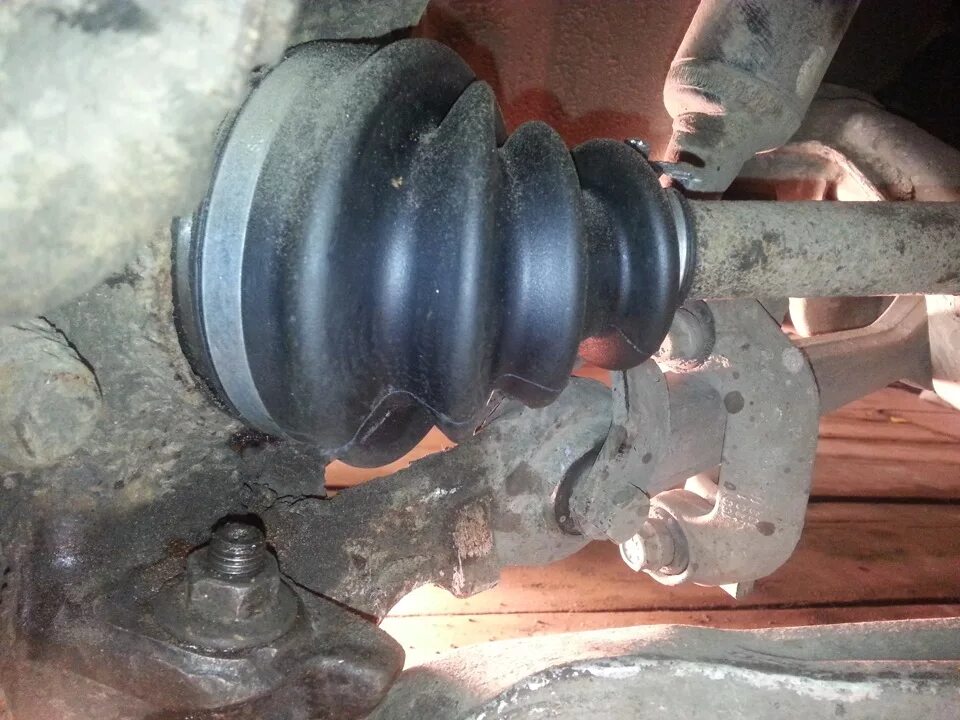 Шрус внутренний пассат б5 1. Замена шруса б5. Шрус внутренний фольксваген пассат б3. Замена шруса б5. Замена шруса б5.