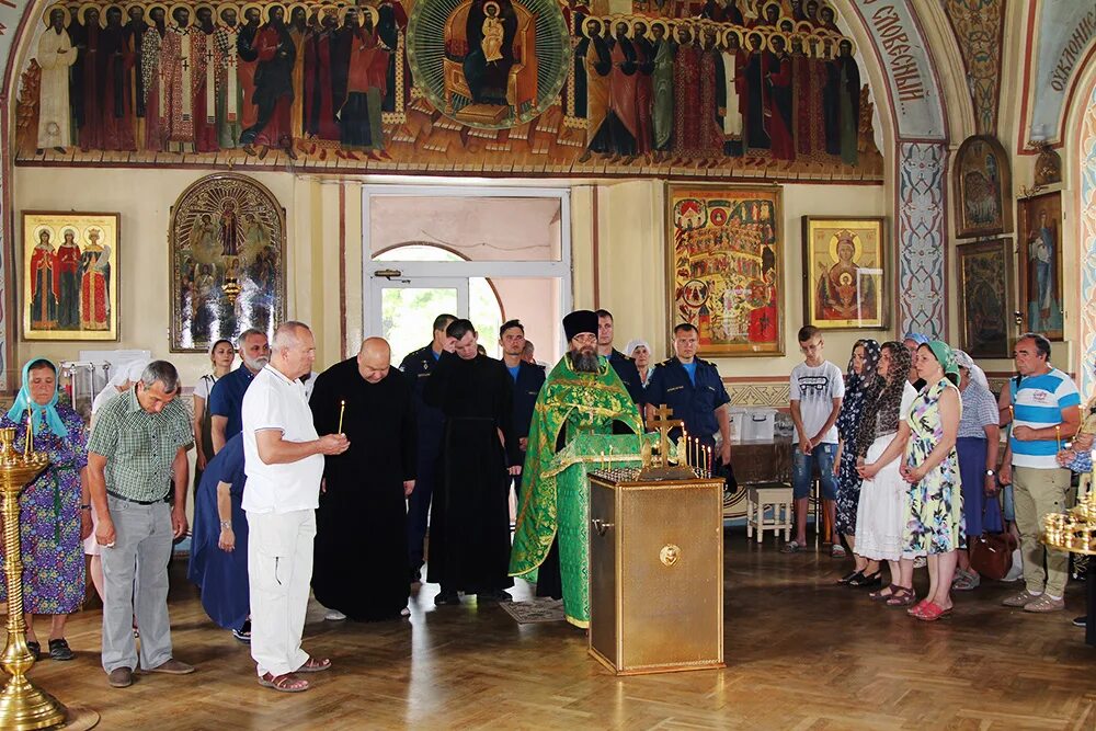 николаевская церковь таганрог. свято-никольский храм таганрог внутри. церковь св. никольский храм в таганроге внутри. сайт никольского храма таганрог.