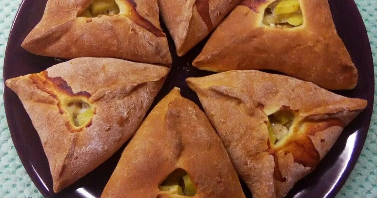 Эчпочмак ингредиенты. Треугольник выпечка. Эчпочмак дота. Эчпочмаки в духовке. Эчпочмак пирамида.