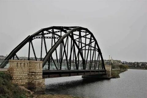 Тысячу аркольских мостов в каком месяце