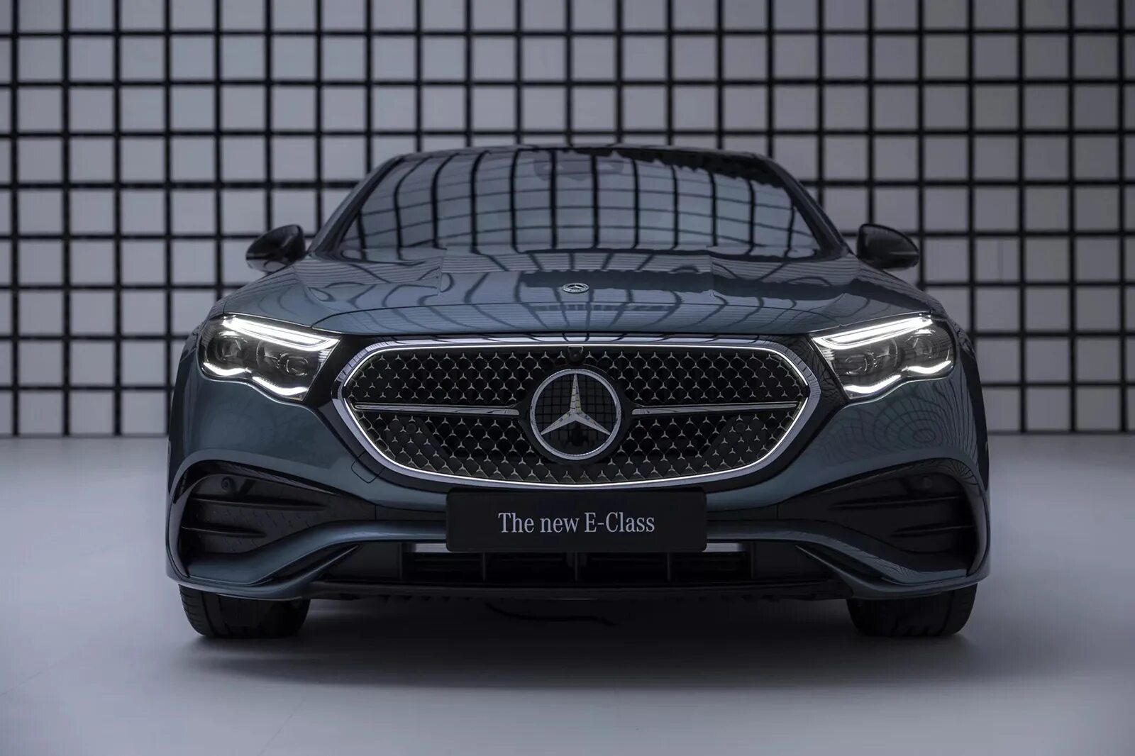 Mercedes e class 2024. New mercedes 2024. Mercedes benz e class 2024. Новый мерседес 2024. Мерседес all-terrain 4x4.
