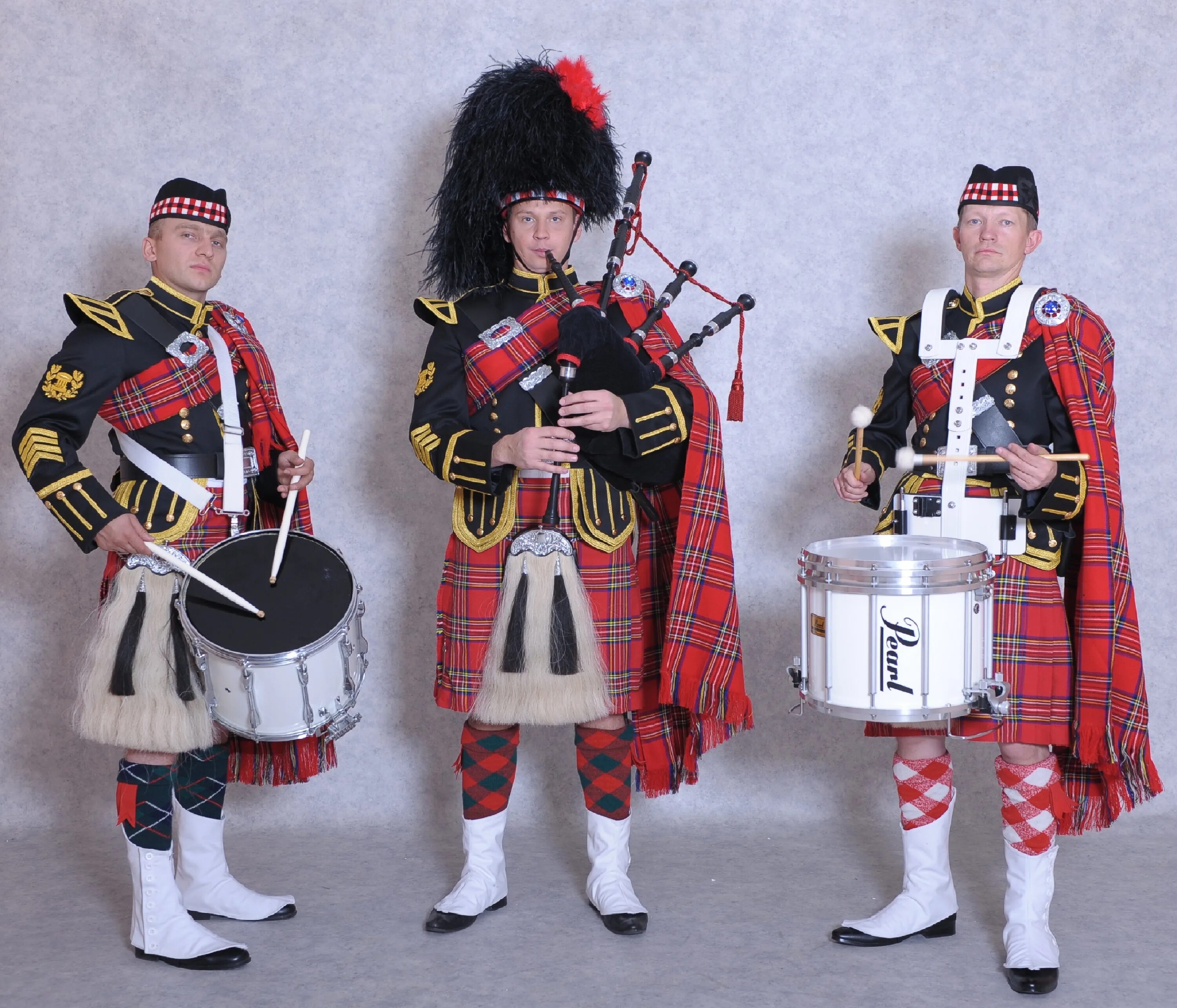 шотландия музыкальный инструмент национальный волынка. шотландия музыкальный инструмент национальный волынка. народный инструмент шотландии волынка. шотландская волынка. шотландия волынка.