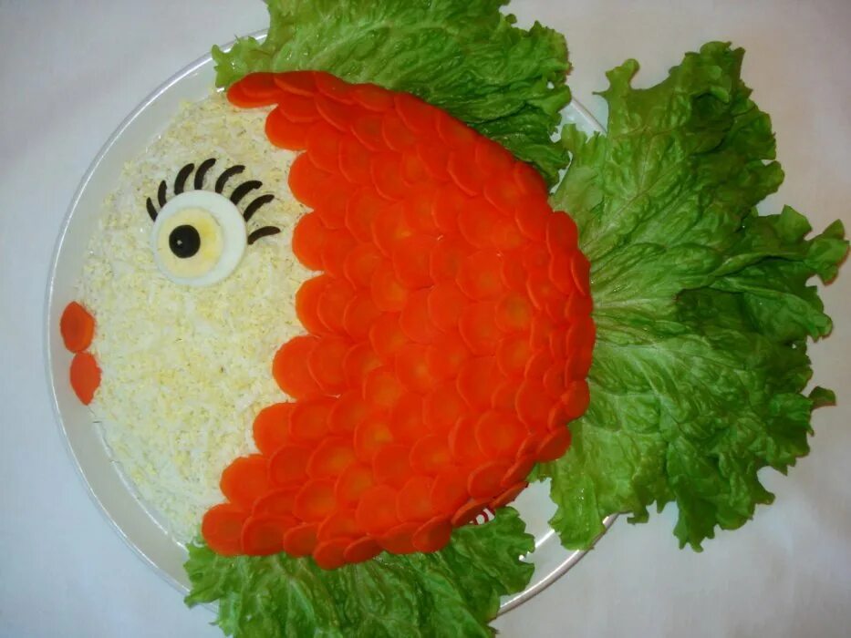 простые детские салаты. интересные украшения салатов. салаты на день рождения ребенка. салаты на день рождения ребенка. украсить салат для детей.