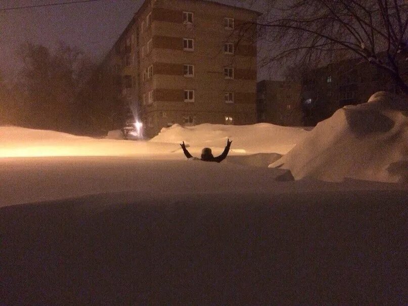 Комсомольск на Амуре зима 2014. Комсомольск на Амуре завалило снегом. Сугробы прикол. Снегопад в Комсомольске на Амуре 02.12.2014. 28 декабря 2014