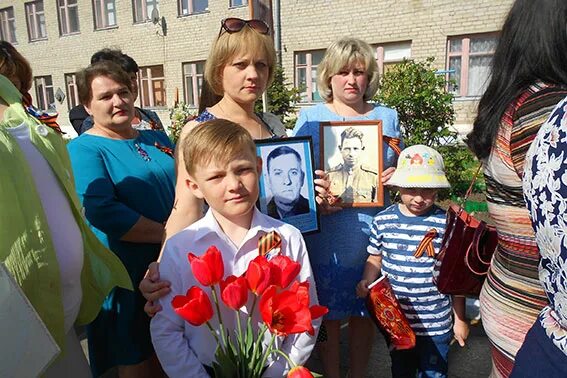 Погода курская область поныри на 10. Поныри бессмертный полк. поселок поныри. поныровский интернат курской области.