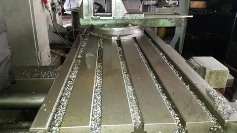 Фрезерование на вертикальном станке