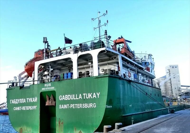 Габдулла тукай судно танкер. Теплоход габдулла тукай фото. Модель теплохода габдулла тукай. Судно галиаскар камал. Галиаскар камал танкер.