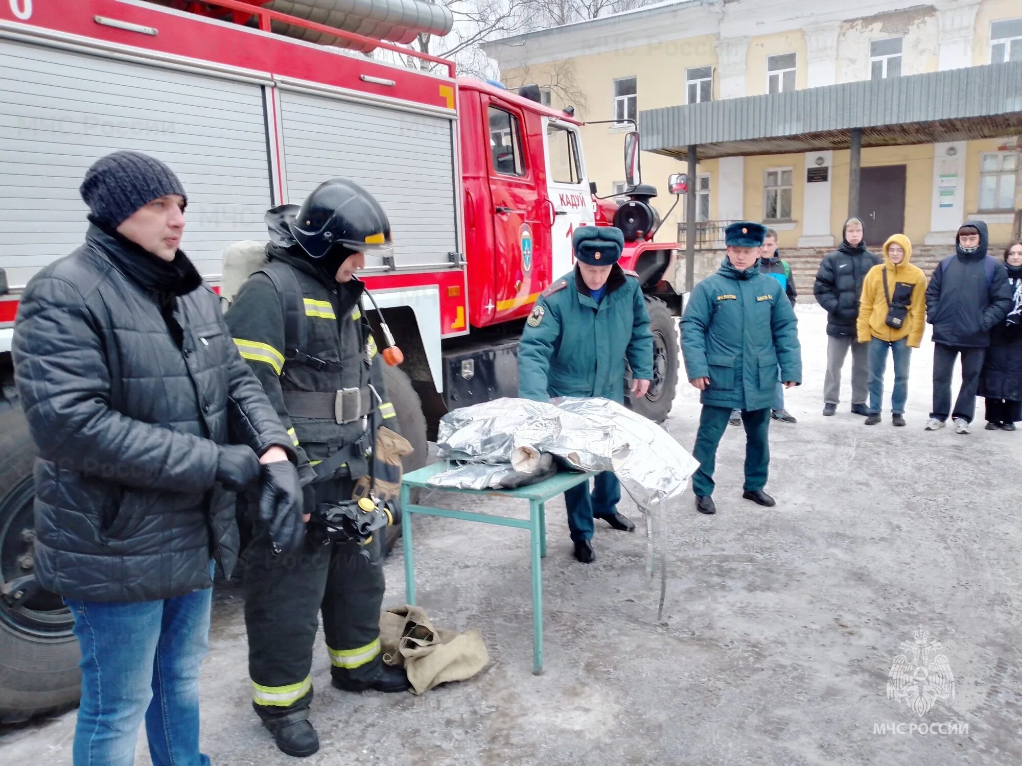 Свежие новости вологодской области. Коллектив пожарной части. Кадуйский техникум МЧС. Соревнования пожарной части. Колледж МЧС Вологда.