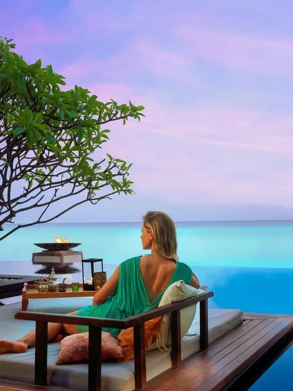 Где провести отпуск недорого. Мальдивы отели. Отдых картинки. Мальдивы туризм. Девушка на Мальдивах.