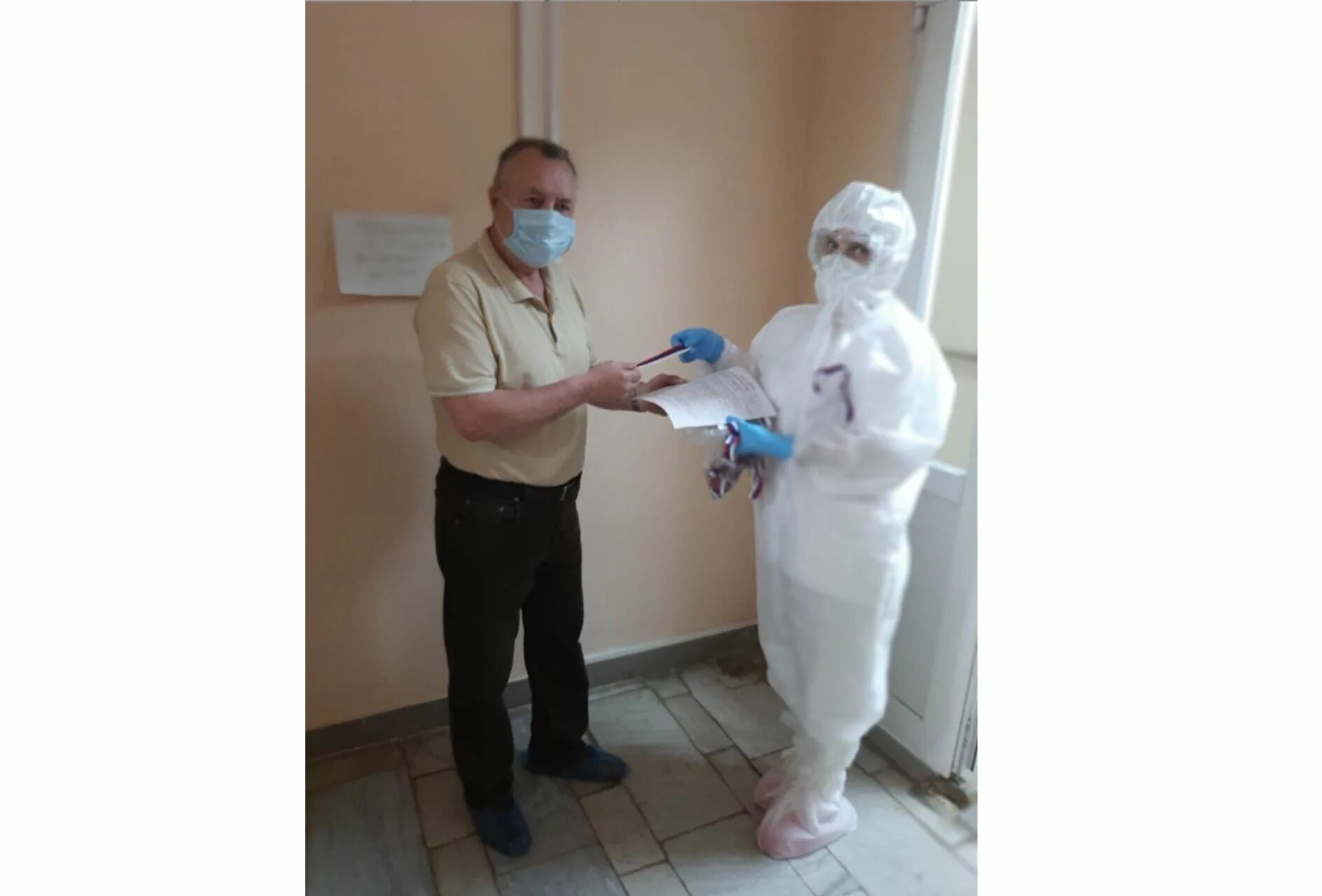 Что подарить при выписке из больницы. Подарок врачу на выписку из больницы. врачи выписка коронавирус. подарки врачам на выписку с больницы. что подарить на выписку из больницы.