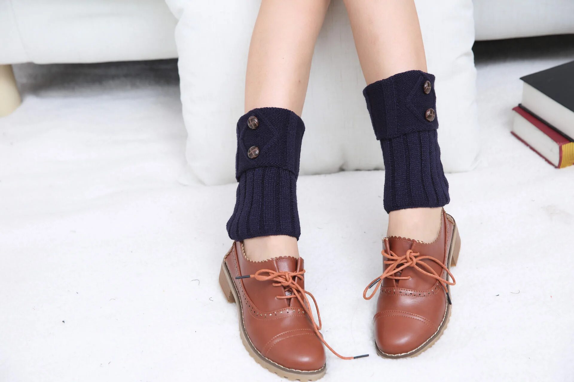 Гетры короткие на ботинки. Гетры на сапоги. Гетры на ботинки женские. Манжеты обувь. Гетры под ботинки.