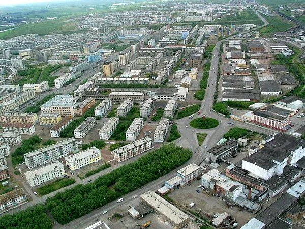 Население городов республики коми. Город Воркута Республика Коми. Воркута Центральная улица. Воркута население 2000. Воркута сверху город.